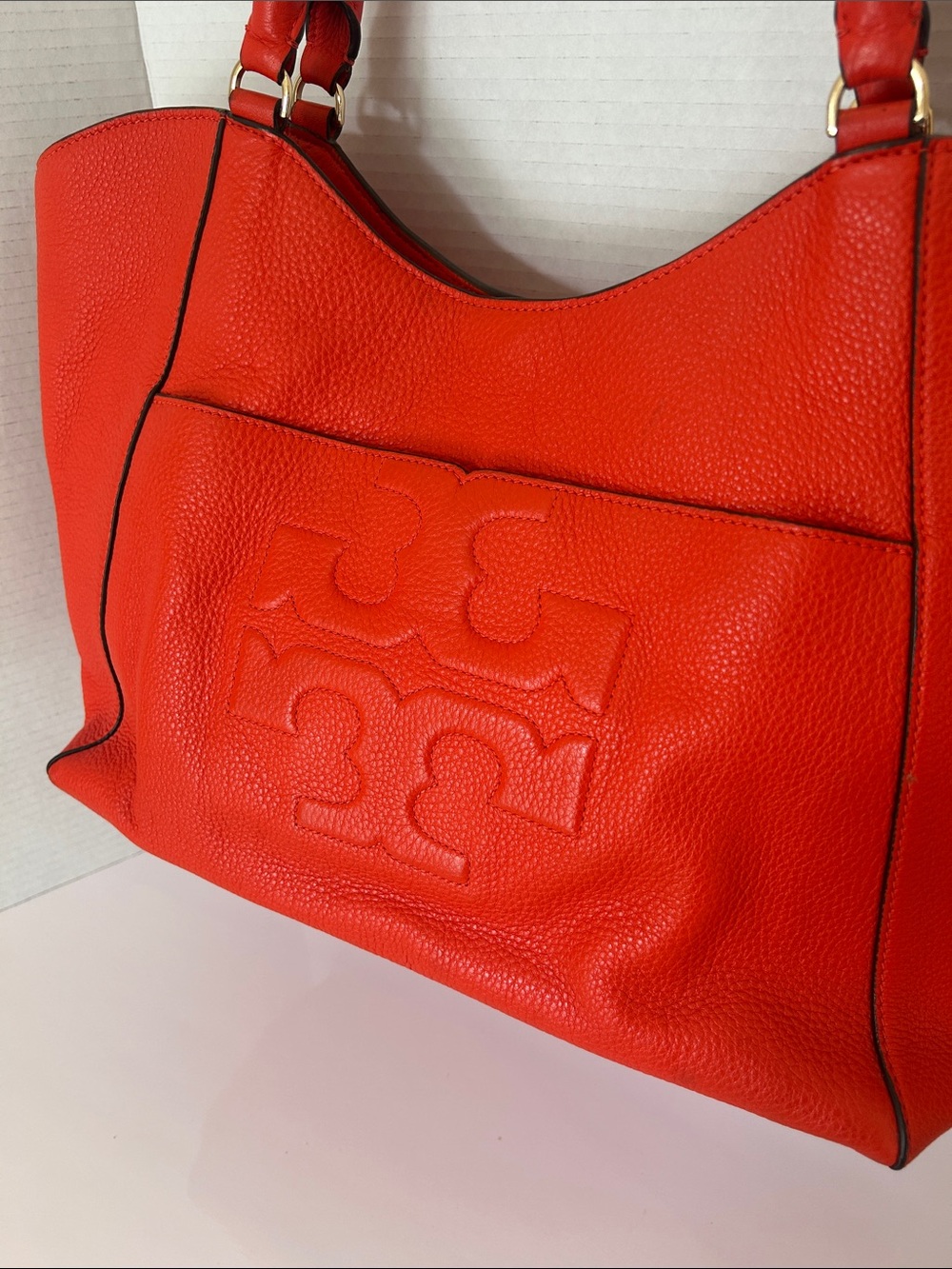 Tory Burch Bombe T East/West
Tote, red/orange (coral) - Picture 3 of 17